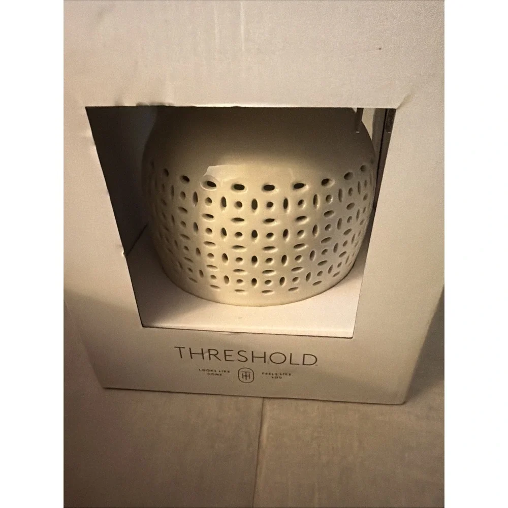 Threshold White Ceramic Diffuser Electric Aromatherapy Cutout Design 300ml